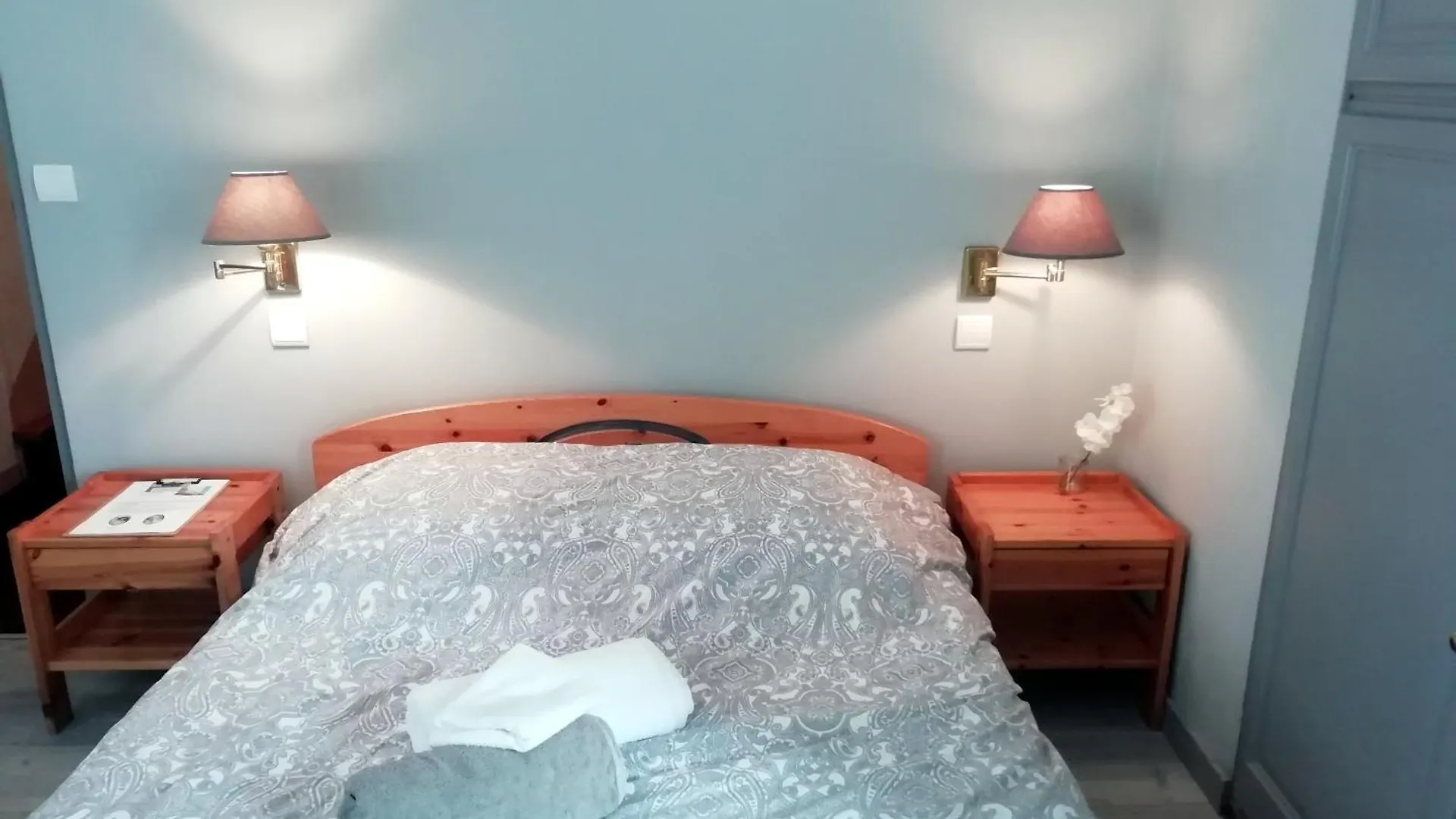 Apartment Gite De Sejour Et D'Etape L'Escampette Saint-Jean-du-Bruel